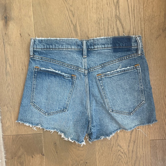 Abercrombie The Mom Short High Rise - Picture 2 of 2